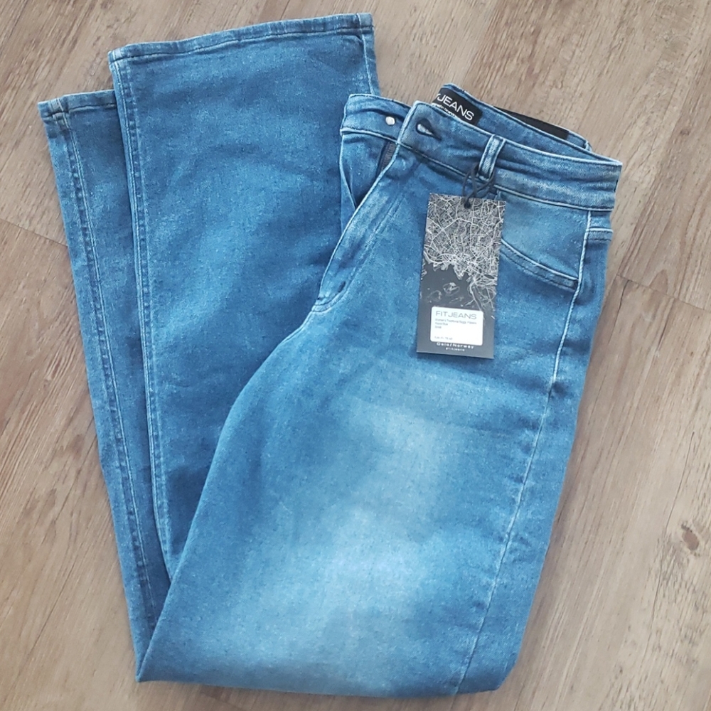 FitJeans NWT Size Small